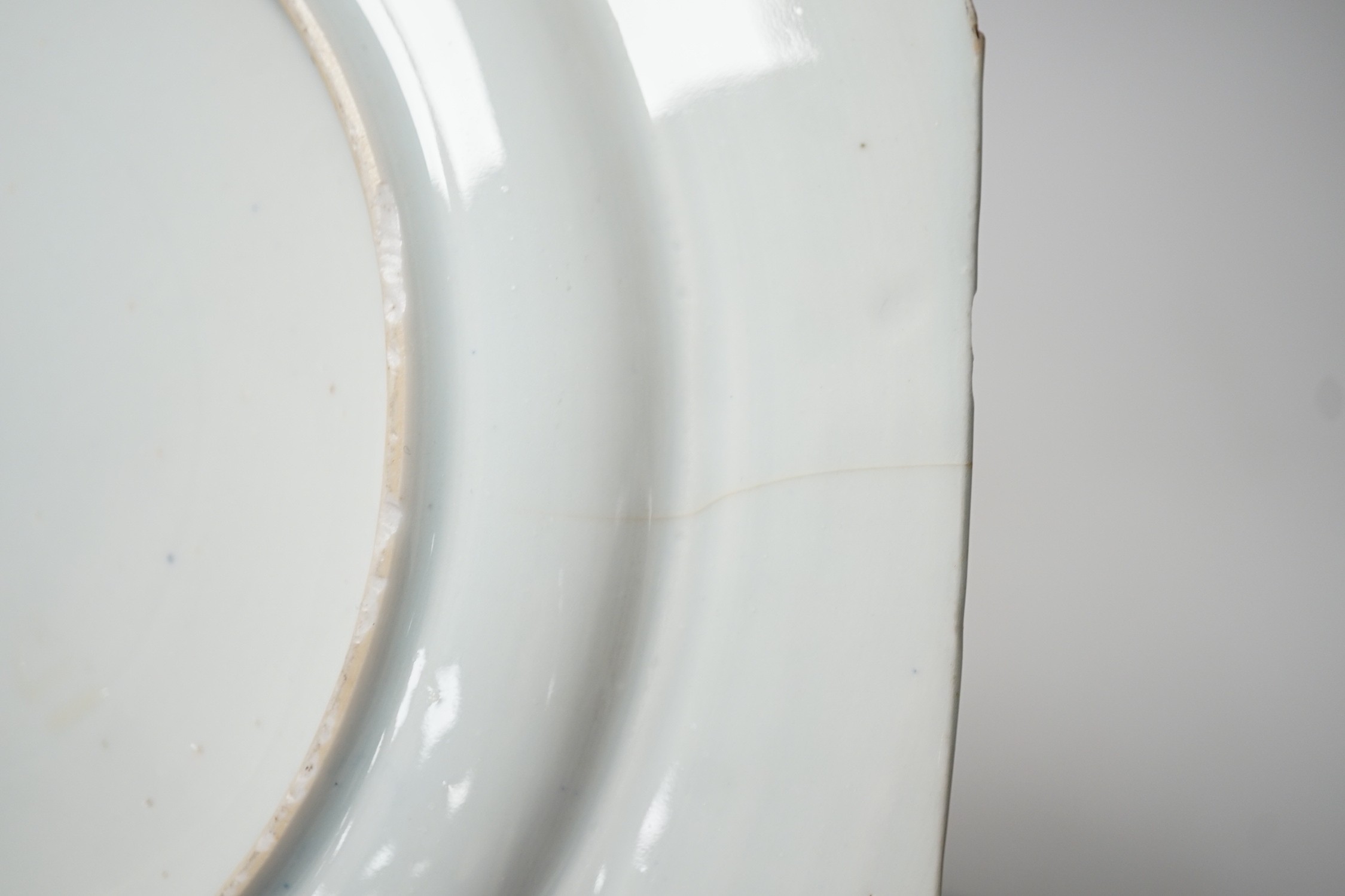 An 18th century Chinese Export octagonal plate and a similar saucer dish. 22.5cm diameter
